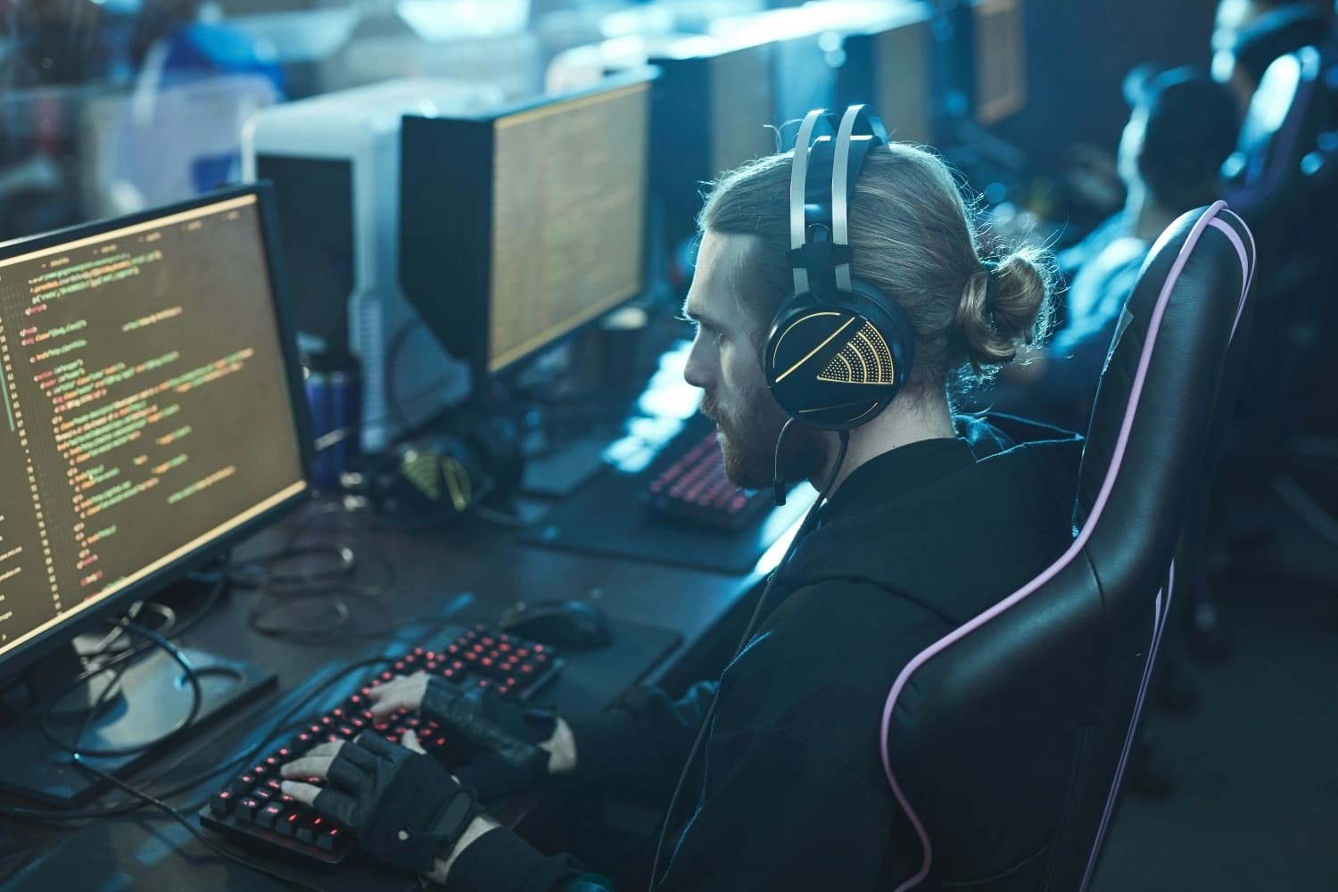 Managing a Team on a Small Budget as an Indie Game Developer